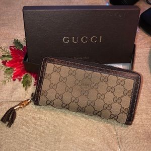 Authentic Gucci wallet